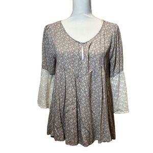 Umgee Babydoll Tunic Blouse Taupe Cream Lace Sleeves Floral Print Size Medium